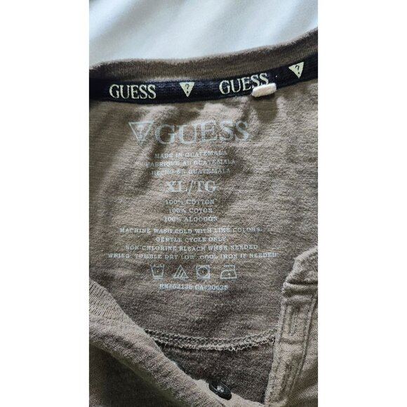 GUESS Mens XL Y2K Henley TShirt Brown Slub Cotton Short Sleeve Casual Streetwear - Picture 3 of 6